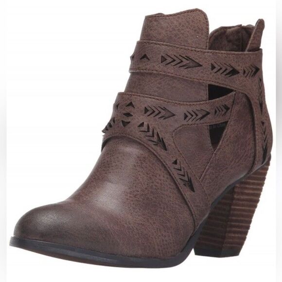 Not Rated Vegan Leather Laser Cutout Ankle Boots Size 9.  B77 - Picture 1 of 7
